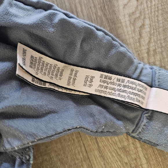 Victoria's Secret lined demi bra 38D blue on blue lace overlay Feminine - Picture 6 of 6